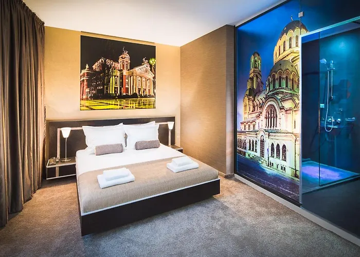 Central Point Boutique Hotel